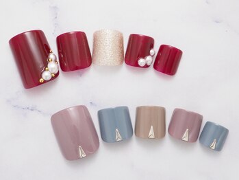 シックネイル(CHIC nail)/フットケアカラー(単色)¥6480~