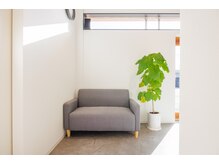 ニカ(nica)の雰囲気（複数店併設ながら、スムーズにご案内出来る様スタッフが連携。）