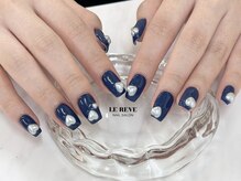 ルレーブ(LE REVE)/ワンカラーネイル×大きめパーツ