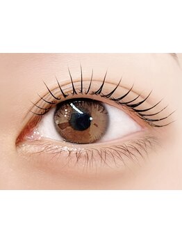 ナチュラル上品な目元にしたい