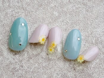 ミモザカラーの押し花ネイル