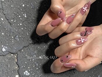 ジュエリーネイル タカコ(Jewelry nail TAKAKO)の写真/【チップ・ジェル共に長さ出し可能◎】カラー・マグネット・デザイン多数ご用意♪華やかなお手元を演出