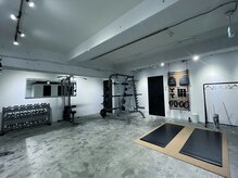 ワッフルジム 立川店(WAFFLE GYM)の雰囲気（本格マシンが配置された広々空間で充実したトレーニング♪）