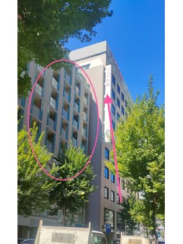 馨屋(ケイヤ)/フコク生命ビルの隣丸図面のビル