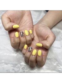 yellow nail