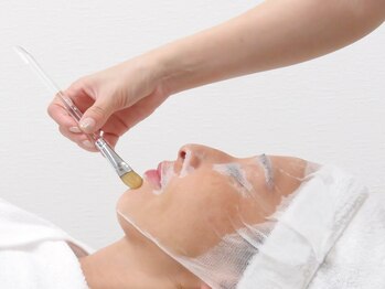 モエ ビューティーサロン(moe Beauty Salon)の写真/【エンビロン正規販売認定サロン】乾燥肌・敏感肌・脂性肌etc…どんな肌質でも美しく輝くお肌へ♪