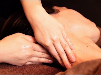 ソールウタ 旭神店(so'l/uta)の写真/首.肩.背中上部のみしっかりほぐす60分時短menuが登場☆首肩揉みほぐし+オイルリンパ60分¥4,800