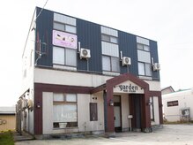 ハッピー(Happy)の雰囲気(この建物が目印です。右側の階段を上がり2階がサロンです。)