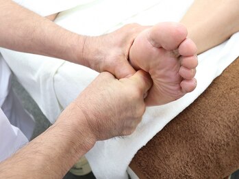 中国ソフト整体 福生院/中国ソフト整体[3]足ツボに刺激