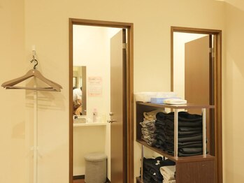 整体 骨盤調整サロン ボディライト フレンテ西宮店/個室更衣室＆お着替えご用意あり