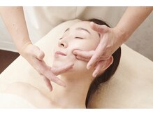 サレーヌ フェイシャルサロン 伊丹店/下半顔リフトアップマッサージ