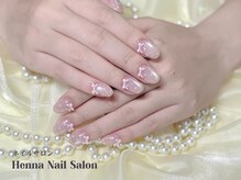 ヘンナ(Henna)/猫目ネイルで神秘的な輝きを