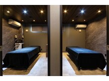 ボゴス(BOGOSS)/【黒基調で落ち着きある空間】