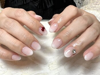 デューネイルスタジオ(dew nail studio)/ワンポイントホワイトグラデ