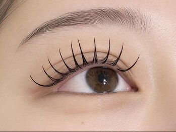 シアラ(Ciara)の写真/高技術×持続力！フラットラッシュ／LEDシングルラッシュ、フラットラッシュの【ご新規】80本 ￥4,500~
