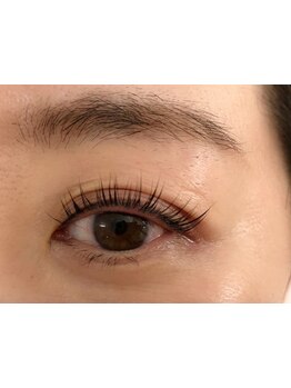 ナチュラル上品な目元にしたい