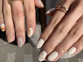 ホワイト★モヤモヤネイル