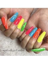 ネイルカレッジアンドサロン ナチュレ(nailcollege&salon NATURE)/ネオン　囲みフレンチ