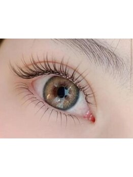 ナチュラル上品な目元にしたい