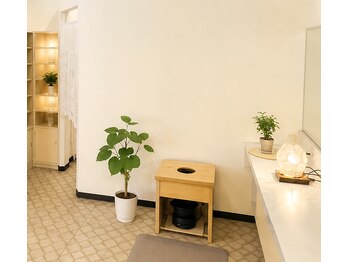 ホワイトローズの写真/【運動なしでデトックス】よもぎ蒸し習慣でしっかり発汗！代謝アップで、普段から燃焼しやすい身体へ…★