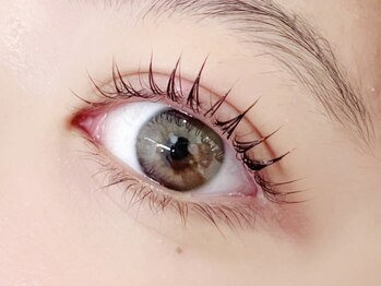 マケア 天神大名店(Makea)の写真/【キープ力はリピートの決め手】”束感コーティング仕上げ”でモチ実感◎LEDまつエクでぱっちり目元の演出!