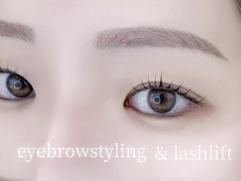 ライラ(LAYLA)/アイブロウ　ラッシュリフト