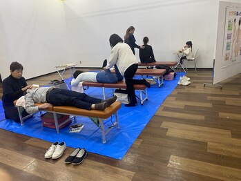 モナージュ 大垣イオンモール店/イベント施術風景