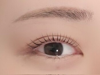 チルアイラッシュ 浦和(CHILL EYELASH)の写真/【眉メイクが苦手な方必見！】アイブロウWAX+間引き(毛量調整)で朝のメイクを時短◎眉毛を整えて第一印象UP
