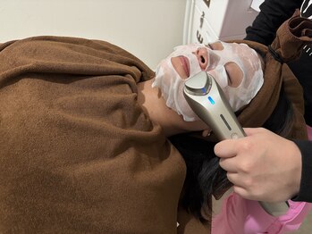 サロン ヴェローラ(SALON VELOURA)