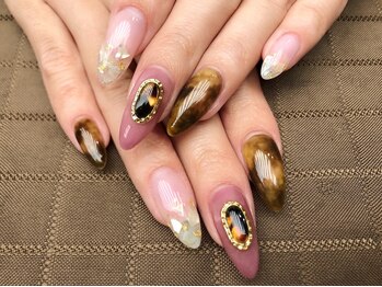 プラハネイル(+HER 美甲)/べっ甲×シェル