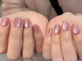 桜色のマグネットネイル