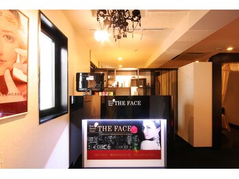 ザ フェイス 横浜桜木町店(THE FACE)/受付カウンター