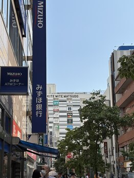 整体院 長谷川/キテミテマツドを右に曲がります