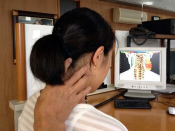 アトラス ストレートカイロプラクティック/頚椎の左右の温度差を見ます♪