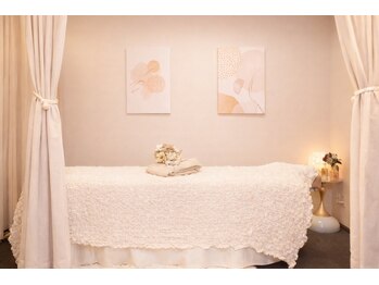 calme前橋駅前店【アロマオイルリンパマッサージ/よもぎ蒸し】/ベットroom