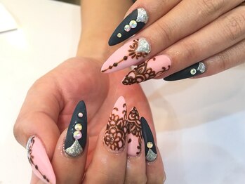 ネイルケアサロンエルミタージュ/オリエンタルヘナアートスカルプ