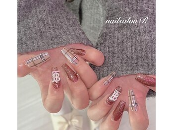 アール(R)の写真/《早い×キレイ×モチが良いを実現◇》映える指先に♪定番シンプル～トレンドアートまでお任せ下さい◎