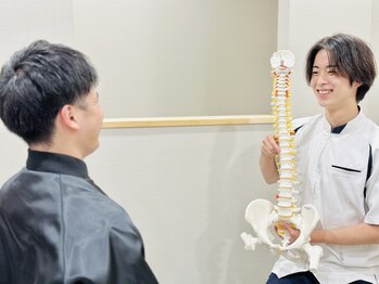 はぴねす鍼灸整骨院 天六院の写真/デスクワークやスマホ操作での辛い首肩のコリに！一人一人に合わせた施術でスッキリ感がたまらない♪
