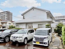 レイリアン(Ray Lien)の雰囲気（こちらの白い建物が目印です。建物前の駐車場をご利用ください◎）