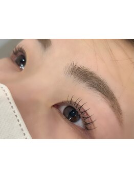 ナチュラル上品な目元にしたい