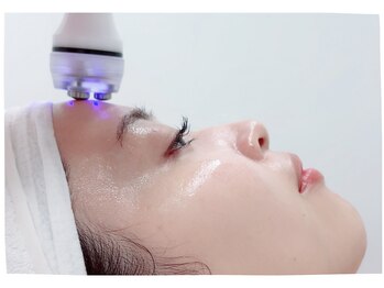センガン(SENGAN)の写真/赤坂駅近◆最新ハイパーナイフ×リンパマッサージで理想の小顔に!リフトアップと同時に美肌も叶えられます!