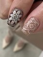 ジュイール ネイル 千葉店(Jouir nail) 海外のラグやタイルのような左右対称の絵柄が得意です