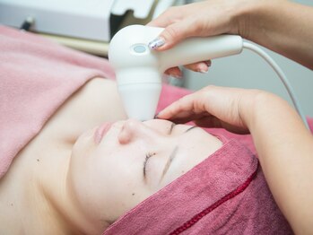 スカイ(sky)の写真/【光フェイシャル×ドライヘッドスパ×美白パック】でくすみ、たるみ、しわ改善◎ターンオーバー正常化☆