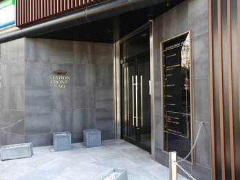 ルミナス 八尾店(Luminous)/ビル外観