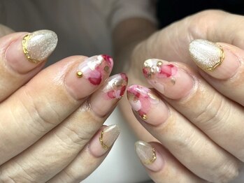 サロン ド クリスタル(salon de CRYSTAL)の写真/洗練された上品ネイルで好感度UP！お好みに合わせてデザインを提案◇《まつ毛メニューと同時施術も可能◎》