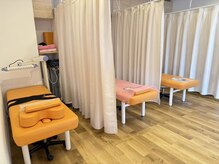 ひびき鍼灸院 整骨院の雰囲気（12月OPEN明るく清潔・キレイな店内です♪）