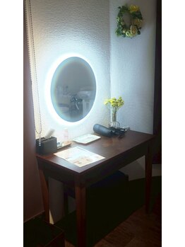 ロージィーローズ(Rosy Rose)/半個室◎人目を気にせずメイク◎