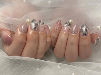 ノヴァ(NOVA)の写真/【シンプルart¥7,700~】モチの良さもデザインも妥協しない大人女子へ!高技術で叶える褒められネイル◎