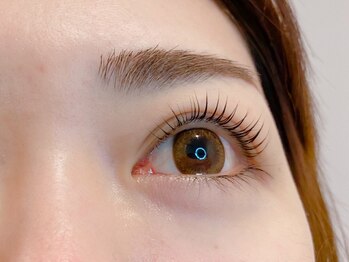 スティル ヘアアンドアイラッシュ(STILL hair & eyelash)の写真/くるりんカールが可愛い【まつ毛カール】で自然に目力UP☆時間が経っても下がりにくい上向きまつ毛の完成！