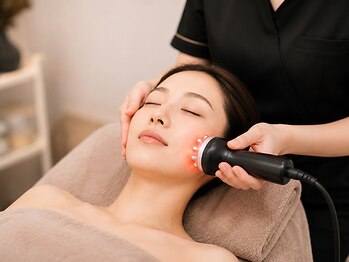 クオレ(Cuore)の写真/二重顎・もたつき劇的解消！【セル小顔マシン★60分￥5980】深部から燃焼＆速攻リフトUPでシャープな輪郭♪